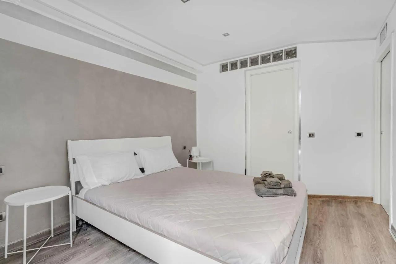 Cc8 -Brera-Isola- Modern - Central - Wifi Milano Italia